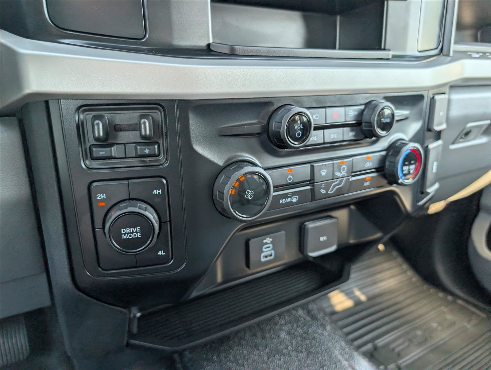 2025 Ford Super Duty F-350 DRW XL