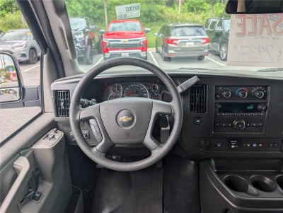 2025 Chevrolet Express Passenger 1LT
