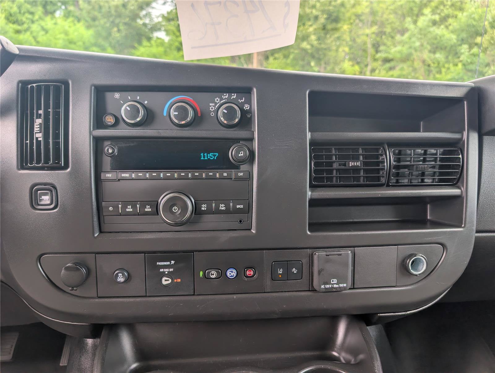 2025 Chevrolet Express Passenger 1LT