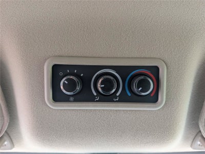 2025 Chevrolet Express Passenger 1LT