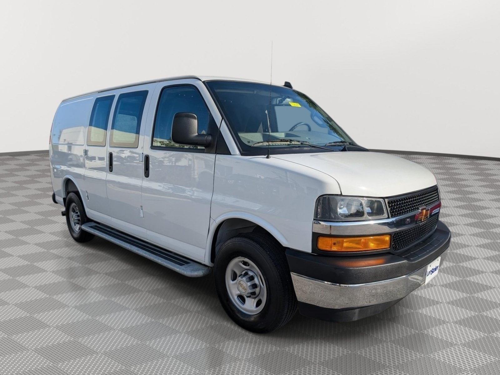 2025 Chevrolet Express Cargo WT
