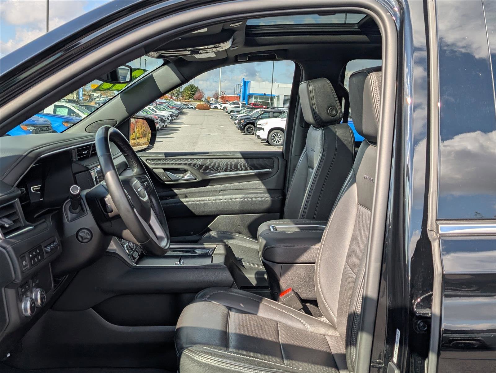 2023 GMC Yukon Denali