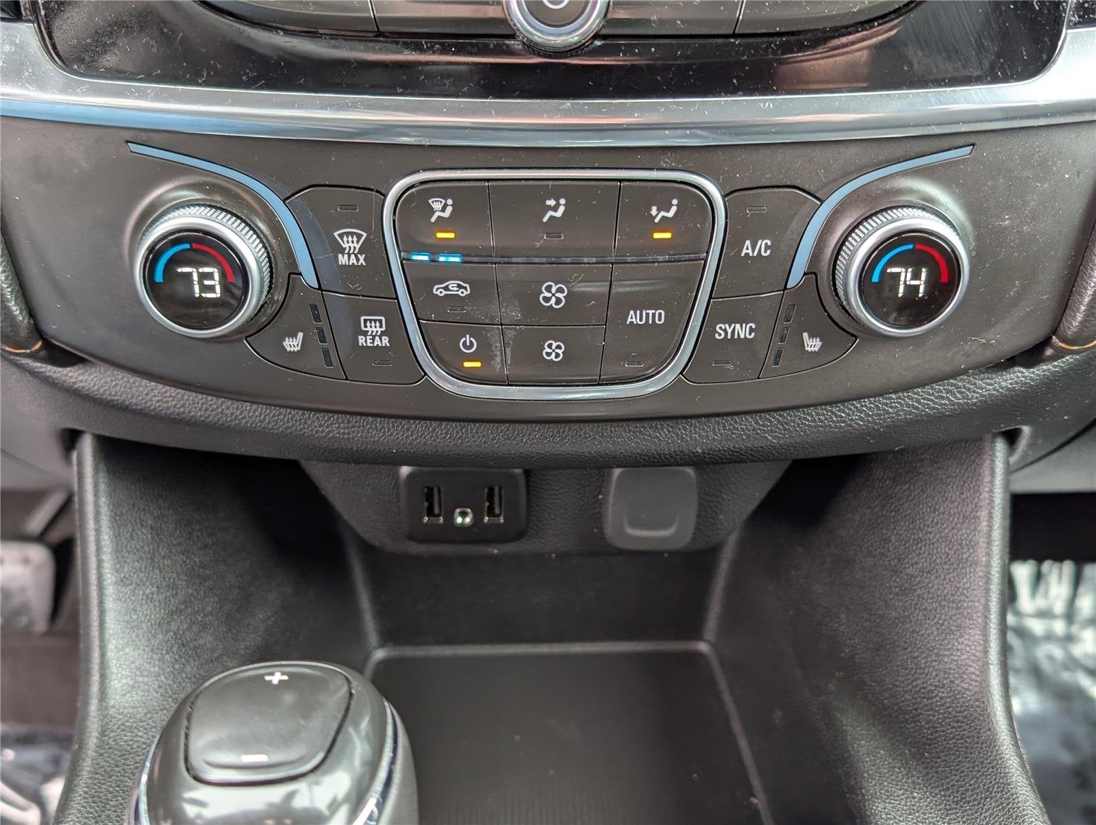 2018 Chevrolet Traverse LT Cloth