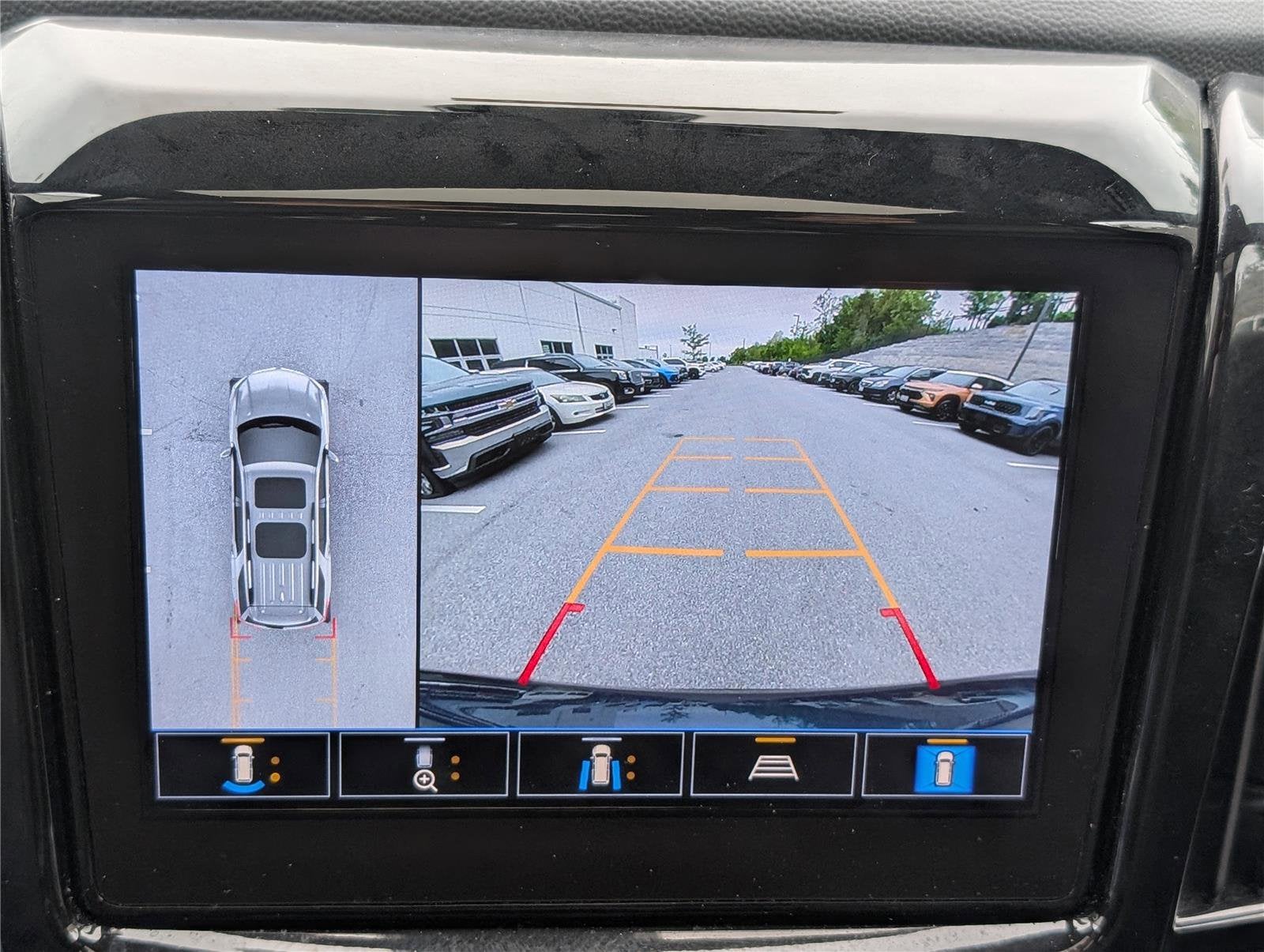 2022 Chevrolet Traverse LT Leather