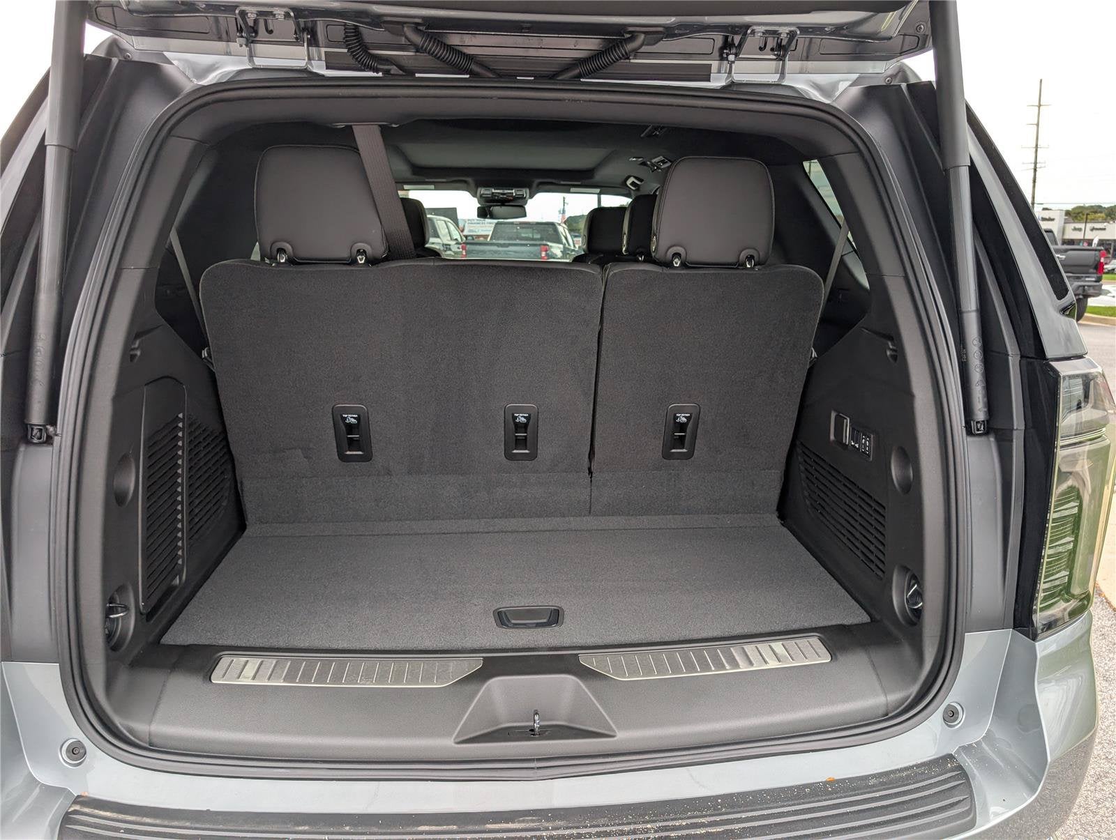 2027 Chevrolet Tahoe Premier - Photo 10