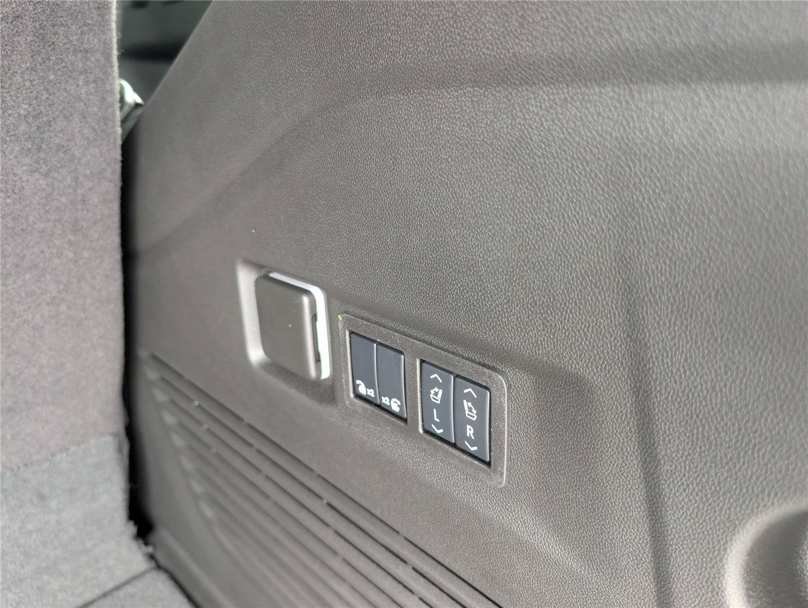 2027 Chevrolet Tahoe Premier - Photo 12
