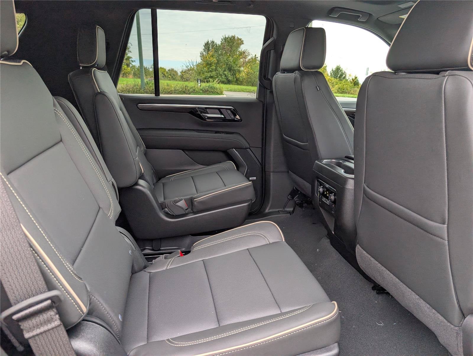 2027 Chevrolet Tahoe Premier - Photo 8
