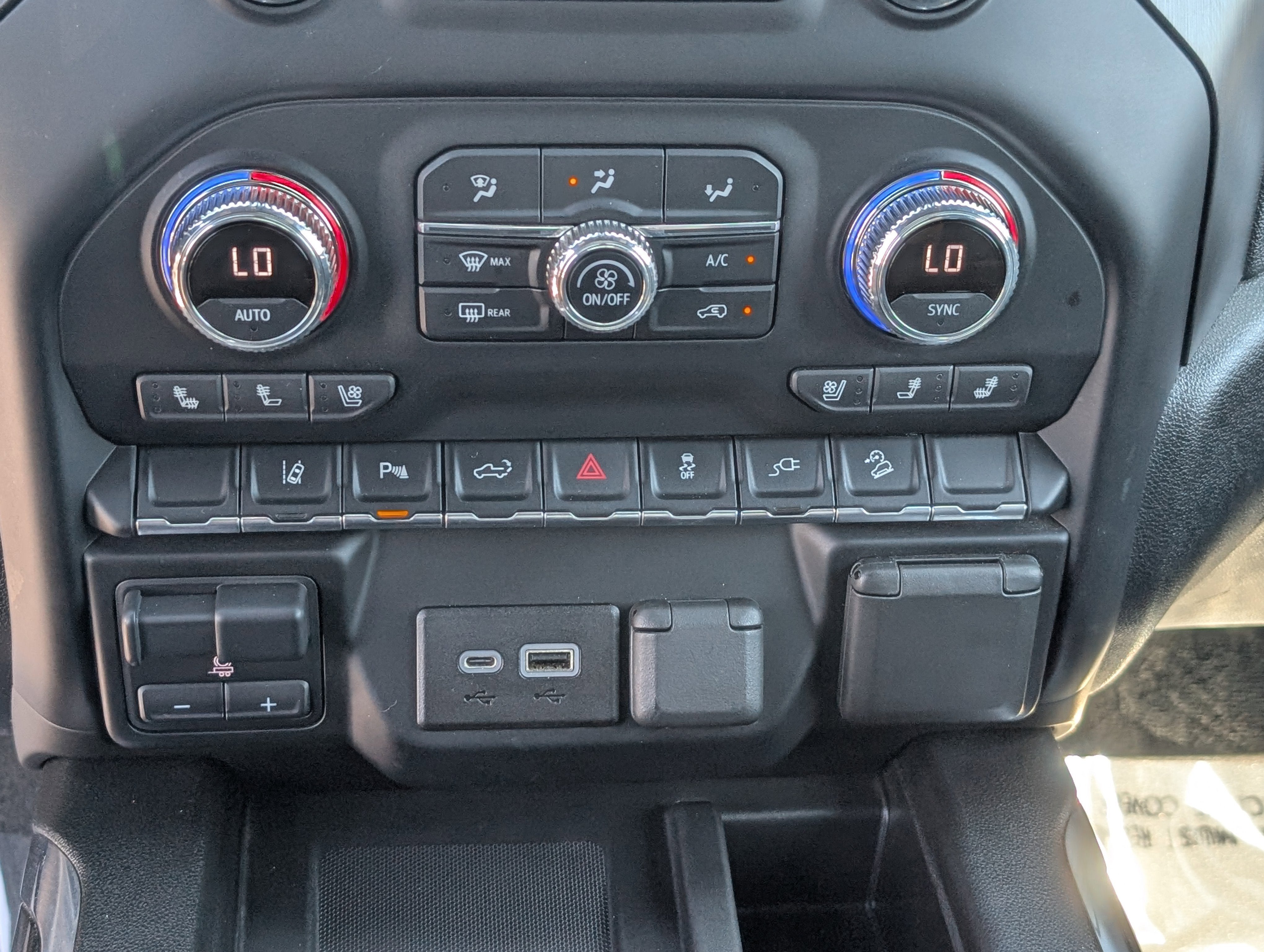 2022 GMC Sierra 2500HD AT4 - Photo 30
