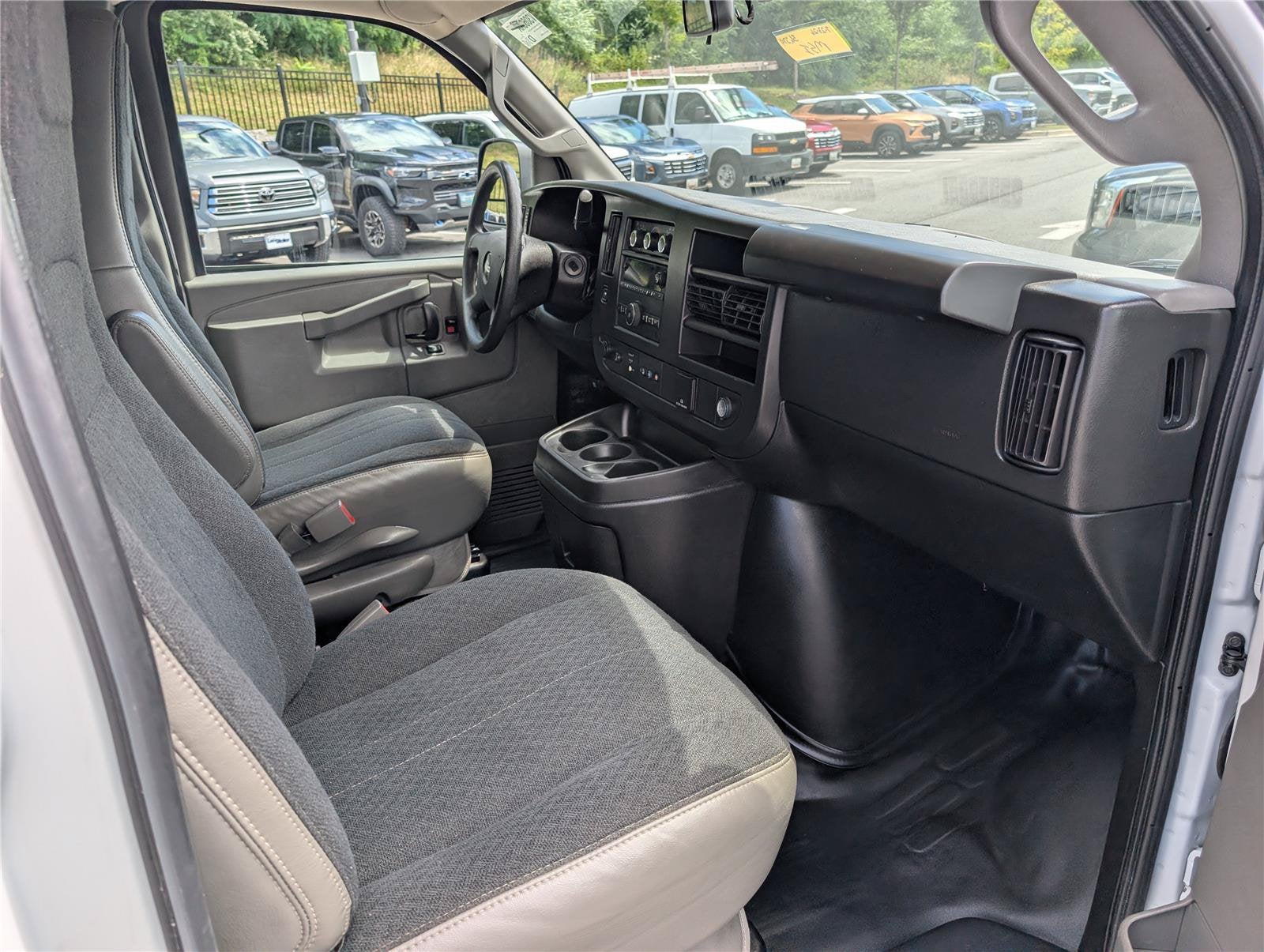 2022 GMC Savana Cargo 2500 Work Van