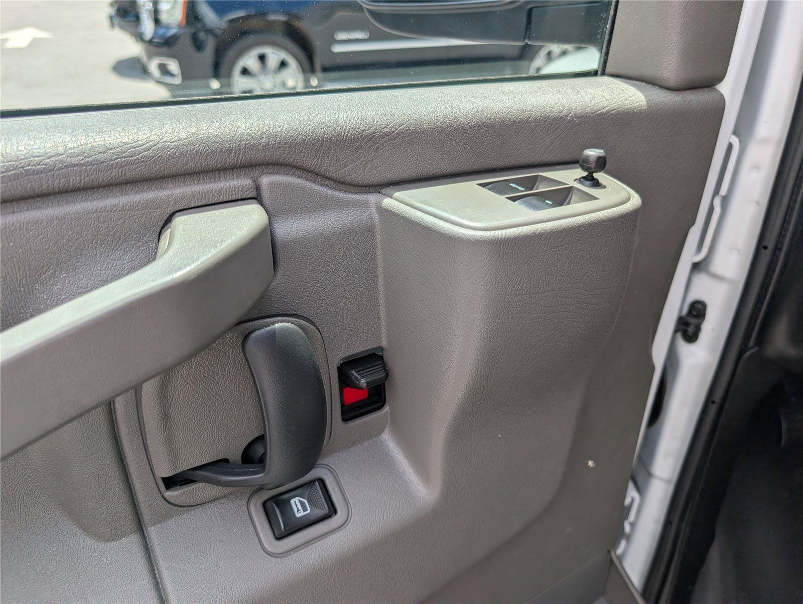 2022 GMC Savana Cargo 2500 Work Van