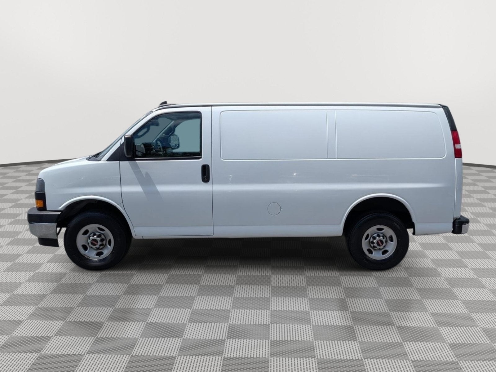 2022 GMC Savana Cargo 2500 Work Van