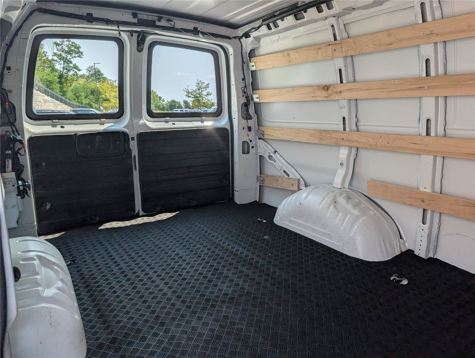 2025 GMC Savana Cargo Work Van