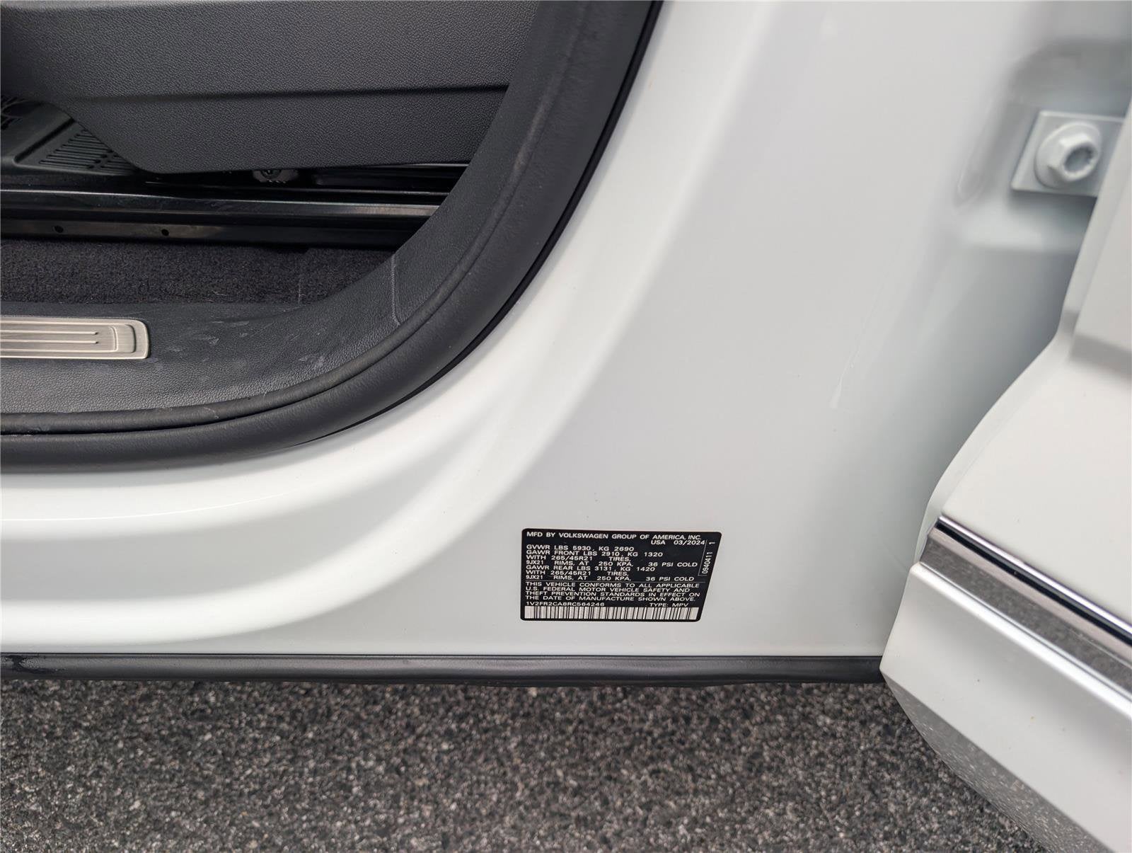 2024 Volkswagen Atlas 2.0T SEL Premium R-Line