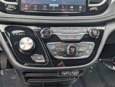 2024 Chrysler Pacifica Hybrid S Appearance Pkg