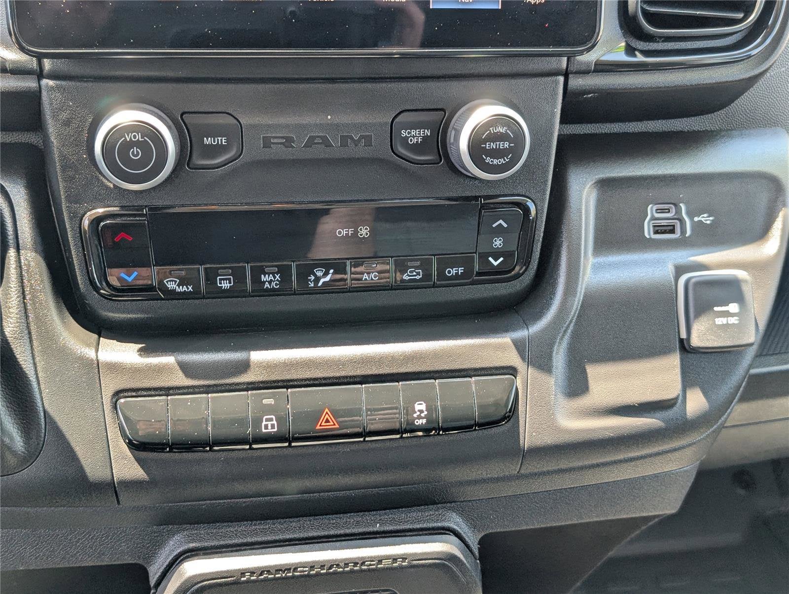 2024 RAM ProMaster Cargo Van Tradesman