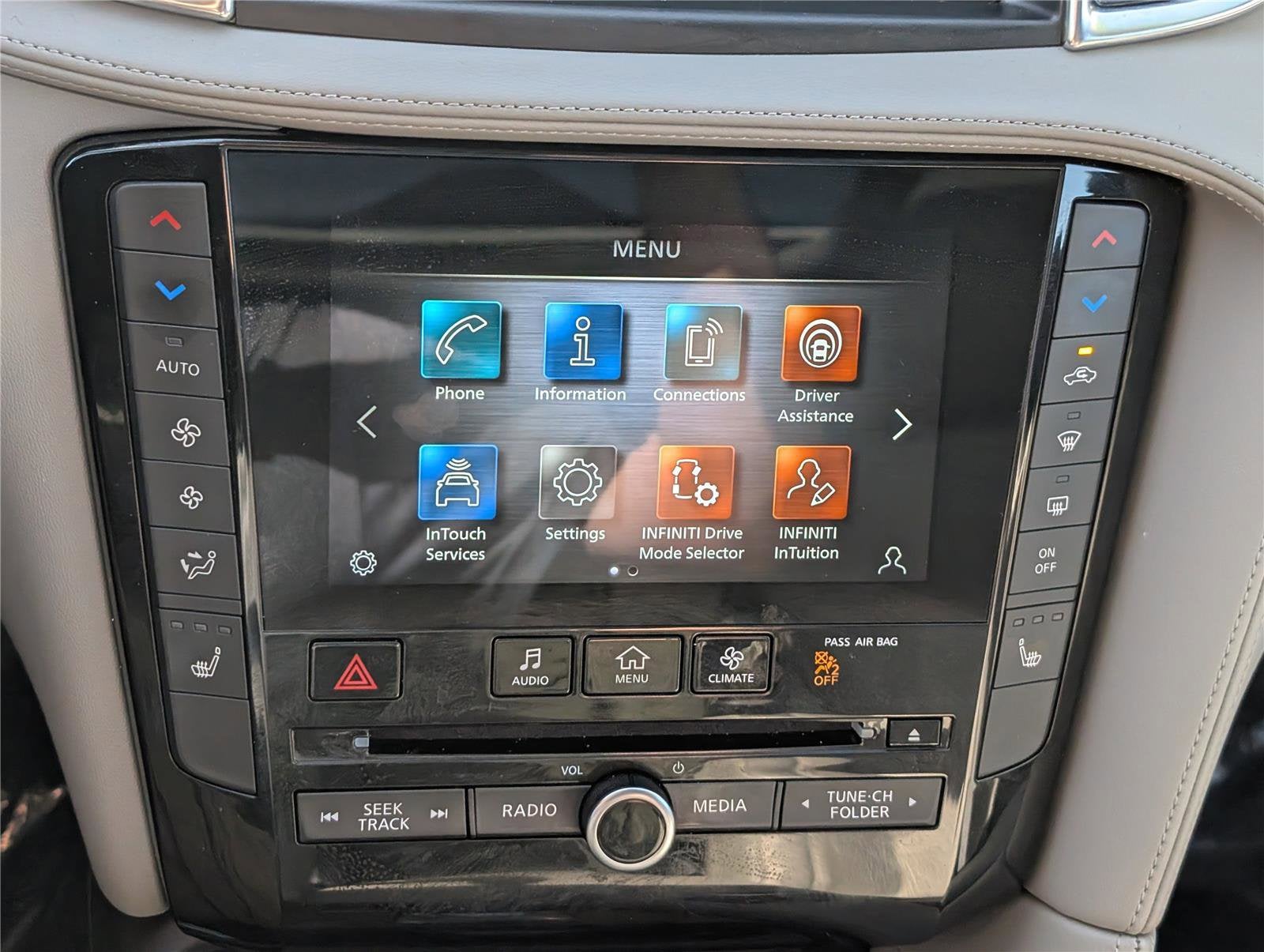 2023 INFINITI QX50 LUXE