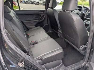 2023 Volkswagen Tiguan SE R-Line Black