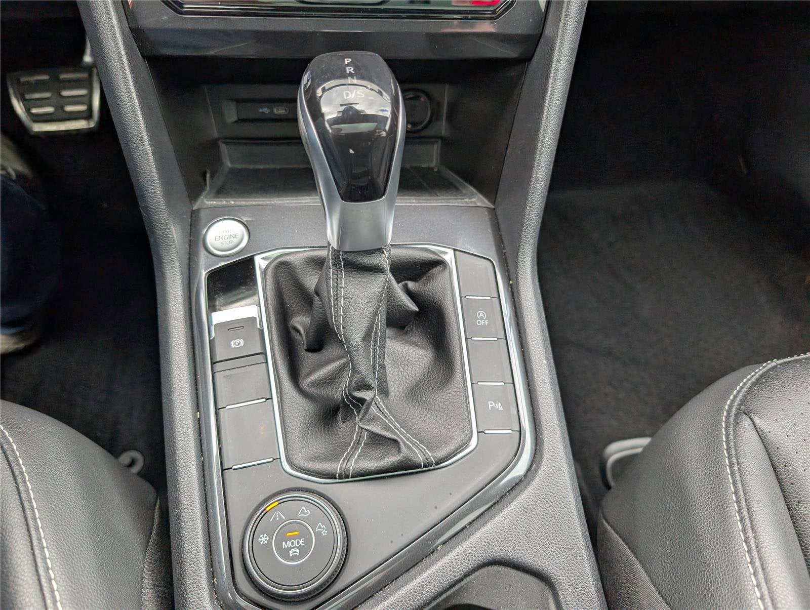 2023 Volkswagen Tiguan SE R-Line Black