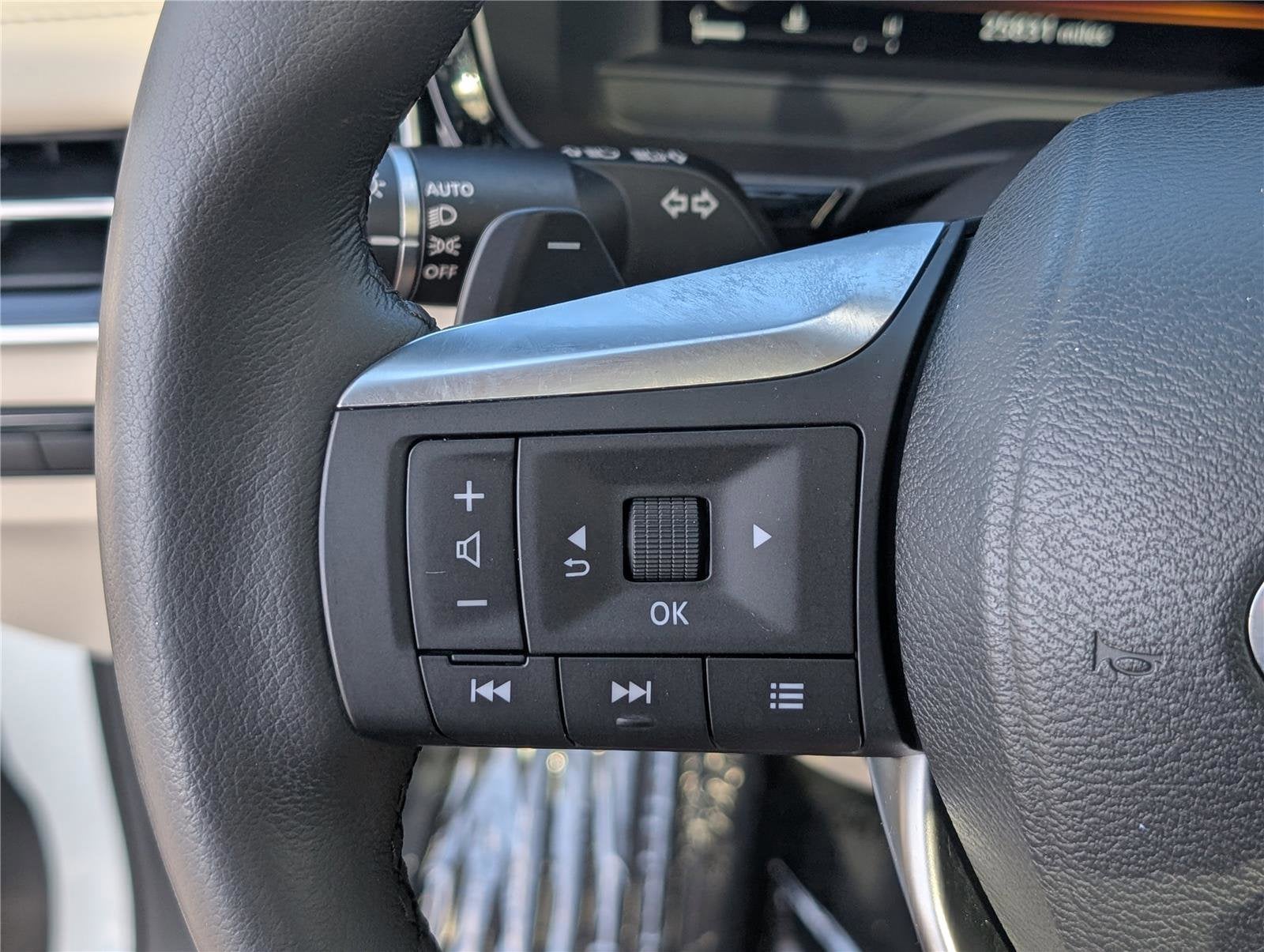 2023 INFINITI QX60 LUXE