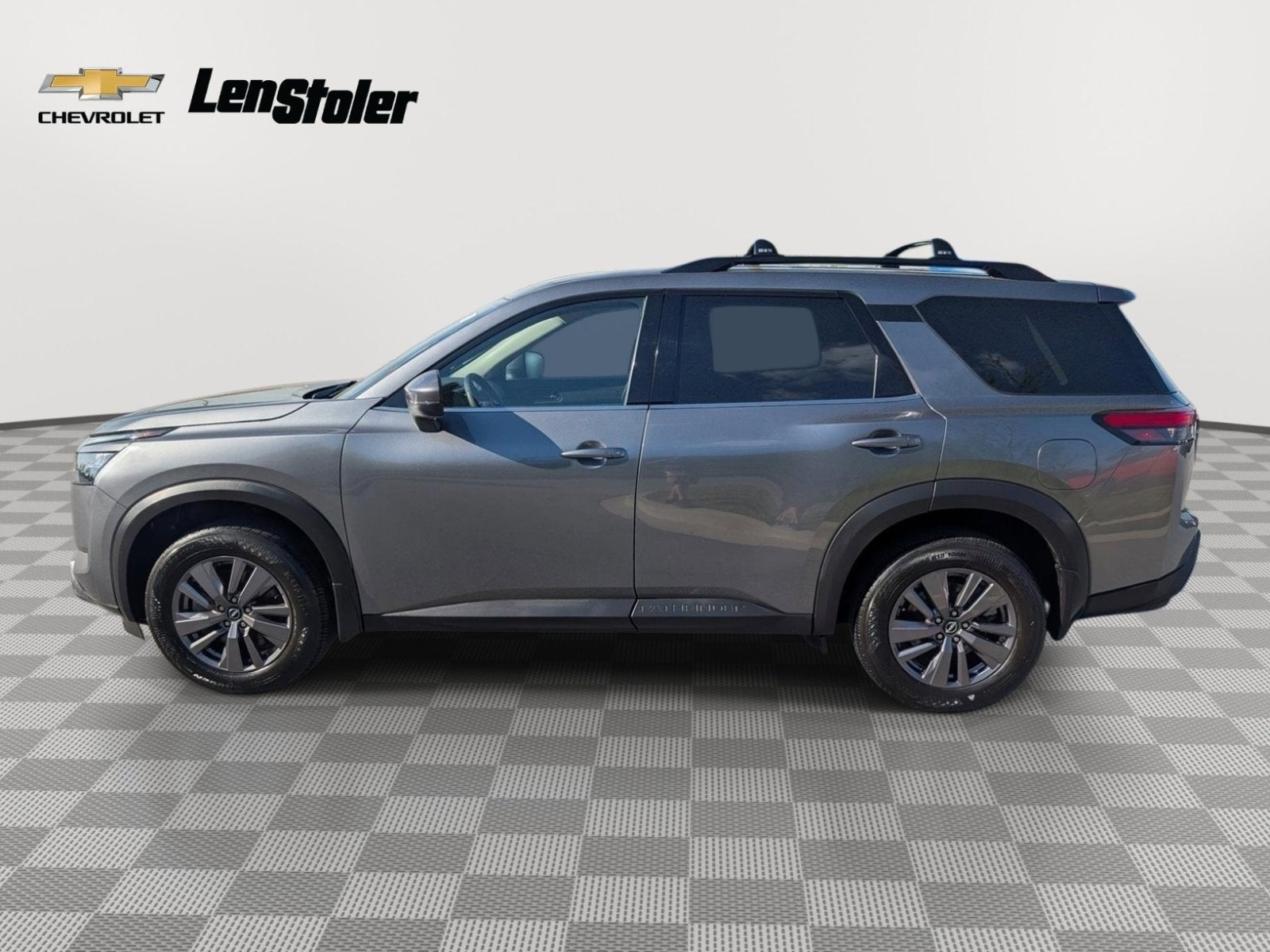 2023 Nissan Pathfinder SV