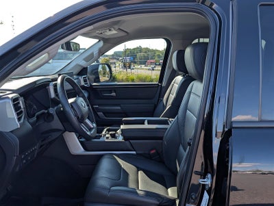 2022 Toyota Tundra 4WD SR5