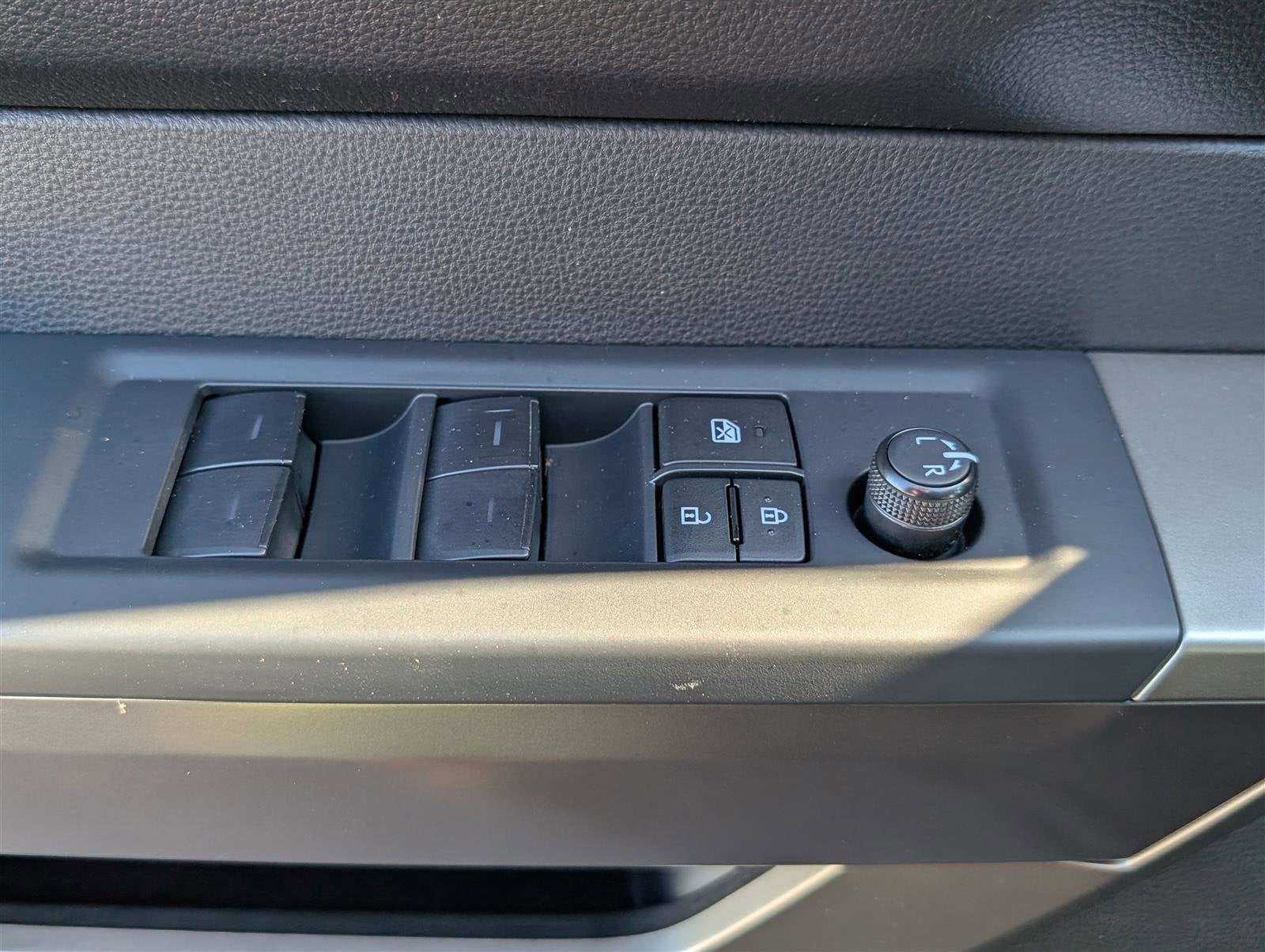 2022 Toyota Tundra 4WD SR5