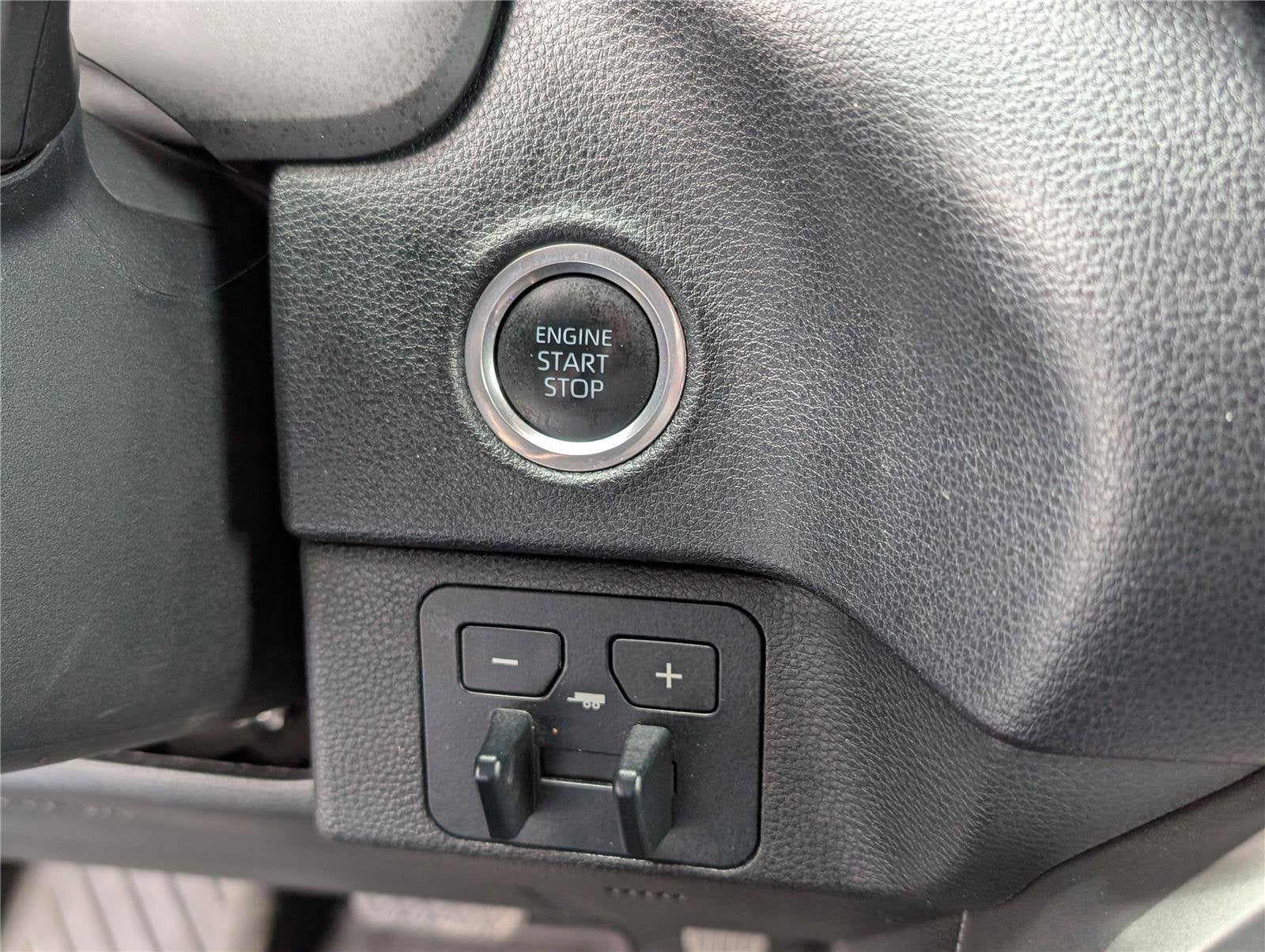 2023 Toyota Tundra 4WD SR5