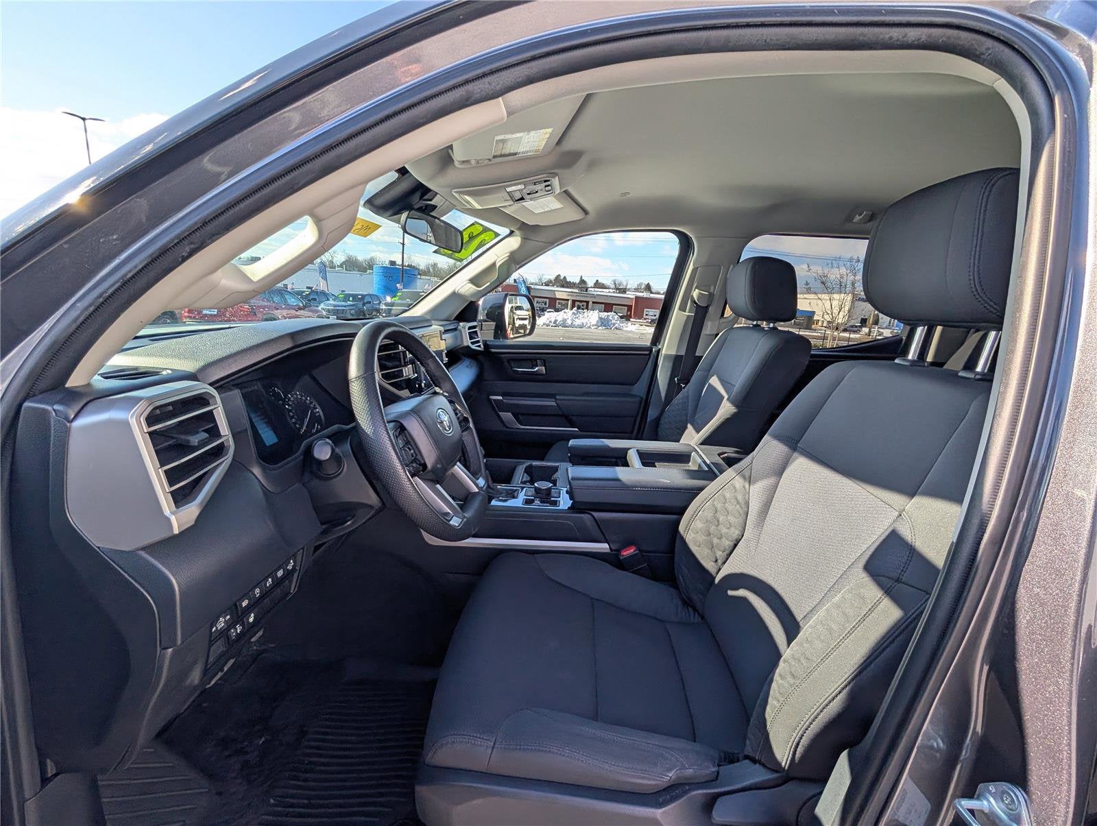 2023 Toyota Tundra 4WD SR5