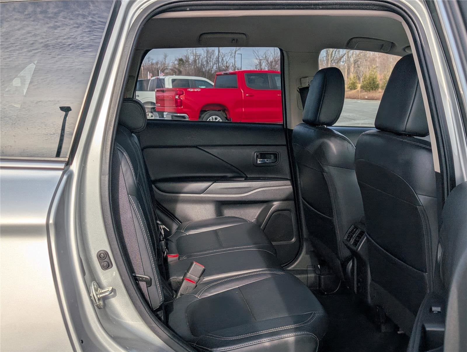 2020 Mitsubishi Outlander ES