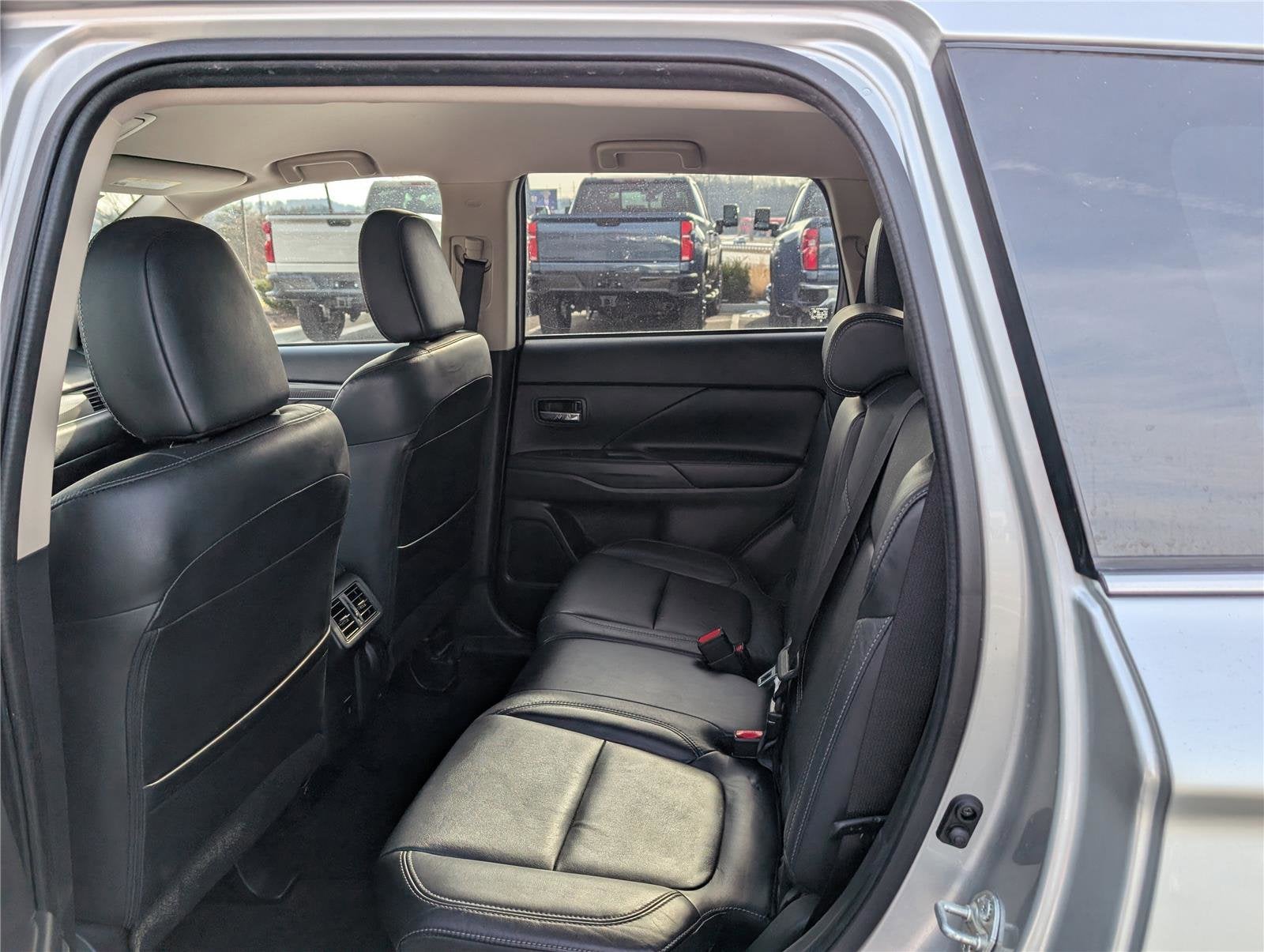 2020 Mitsubishi Outlander ES