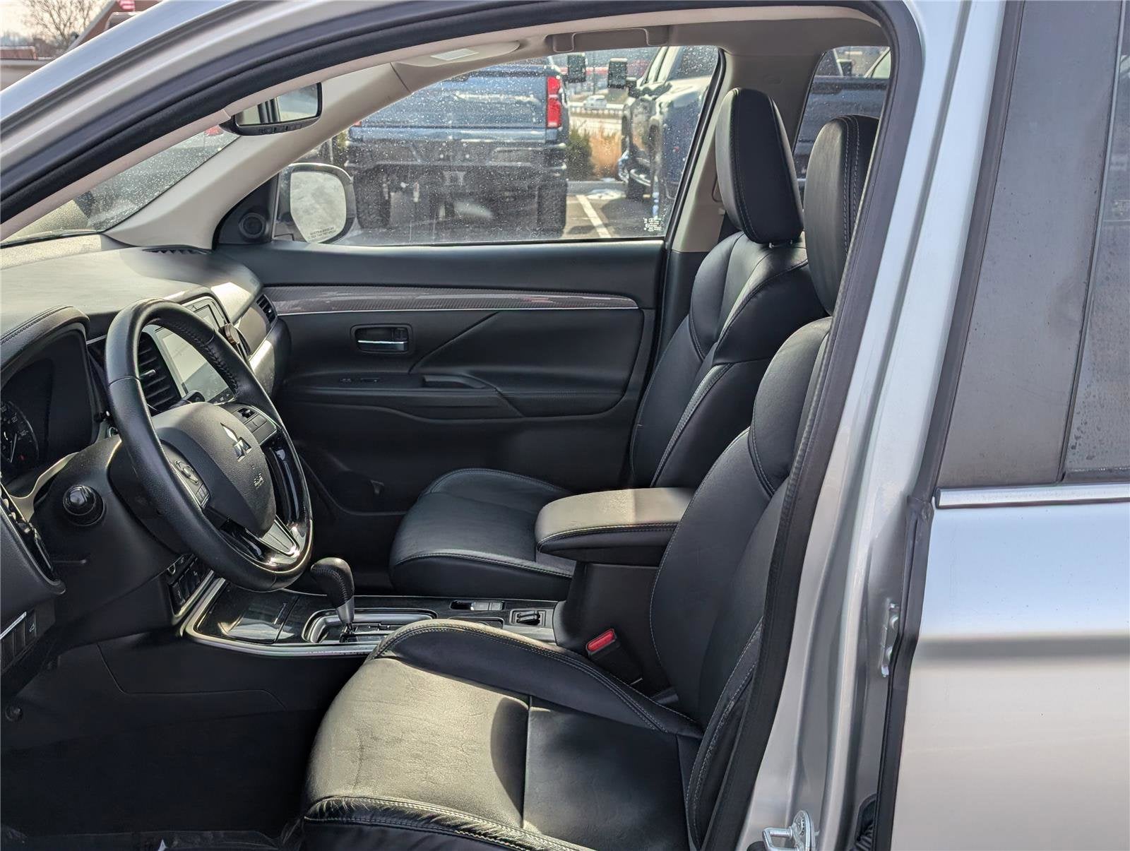 2020 Mitsubishi Outlander ES