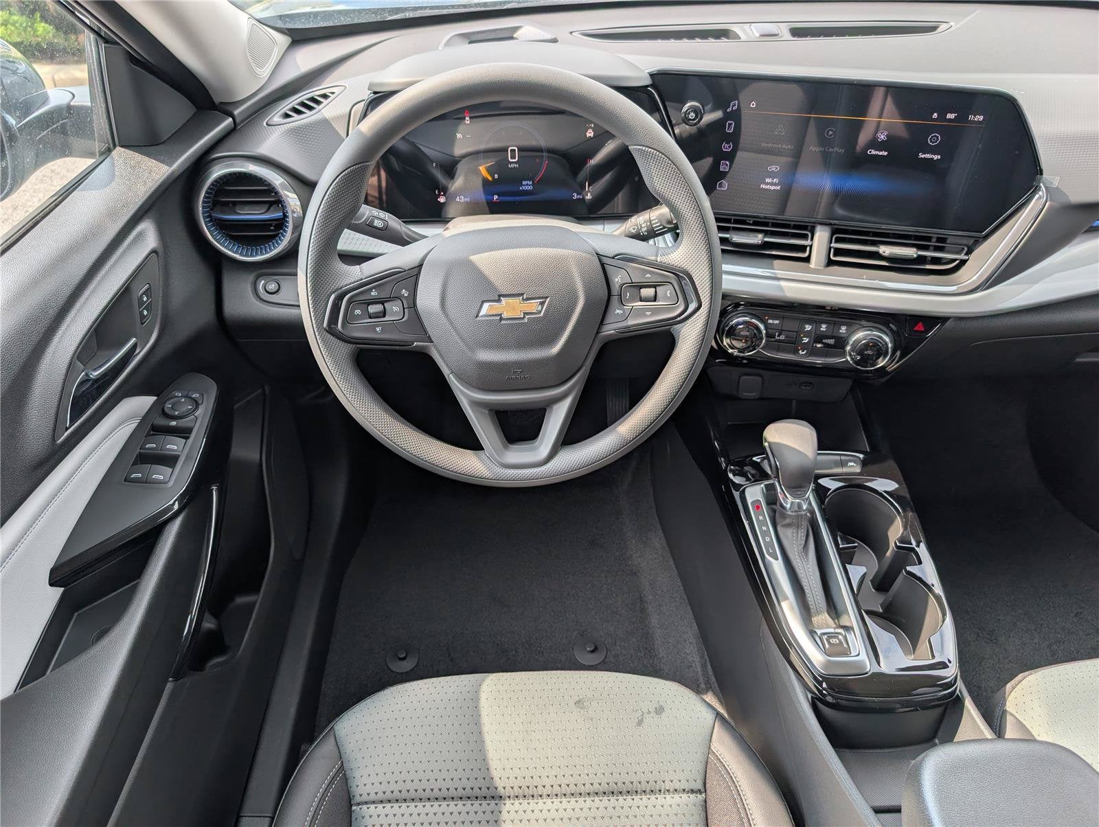 2026 Chevrolet Trax LT - Photo 13