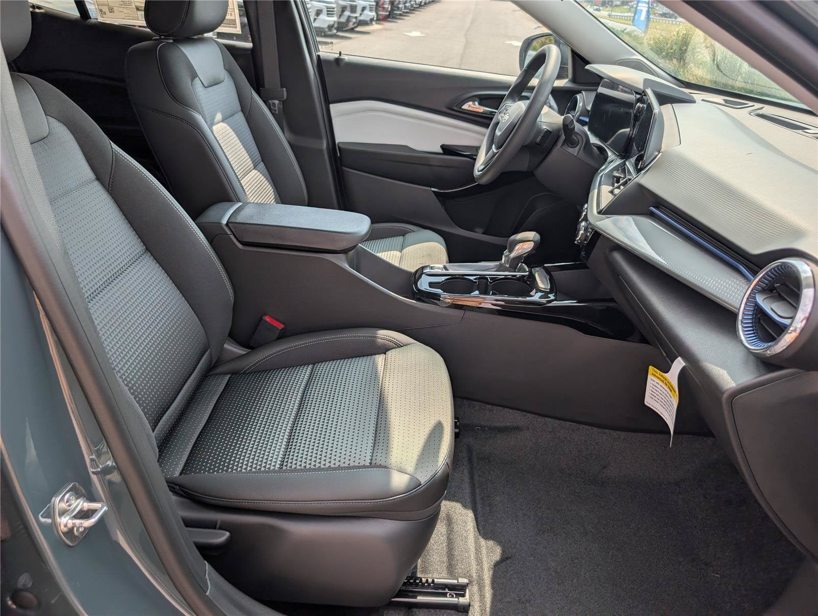 2026 Chevrolet Trax LT - Photo 7