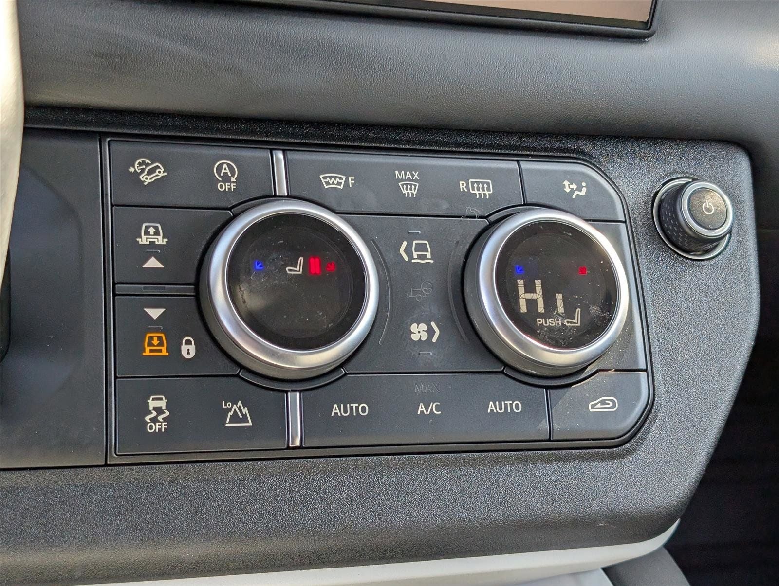 2025 Land Rover Defender 110 X-Dynamic SE