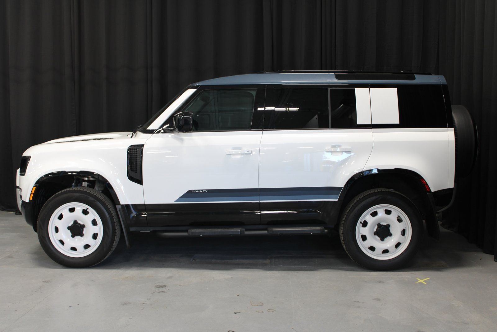 2025 Land Rover Defender 110 S