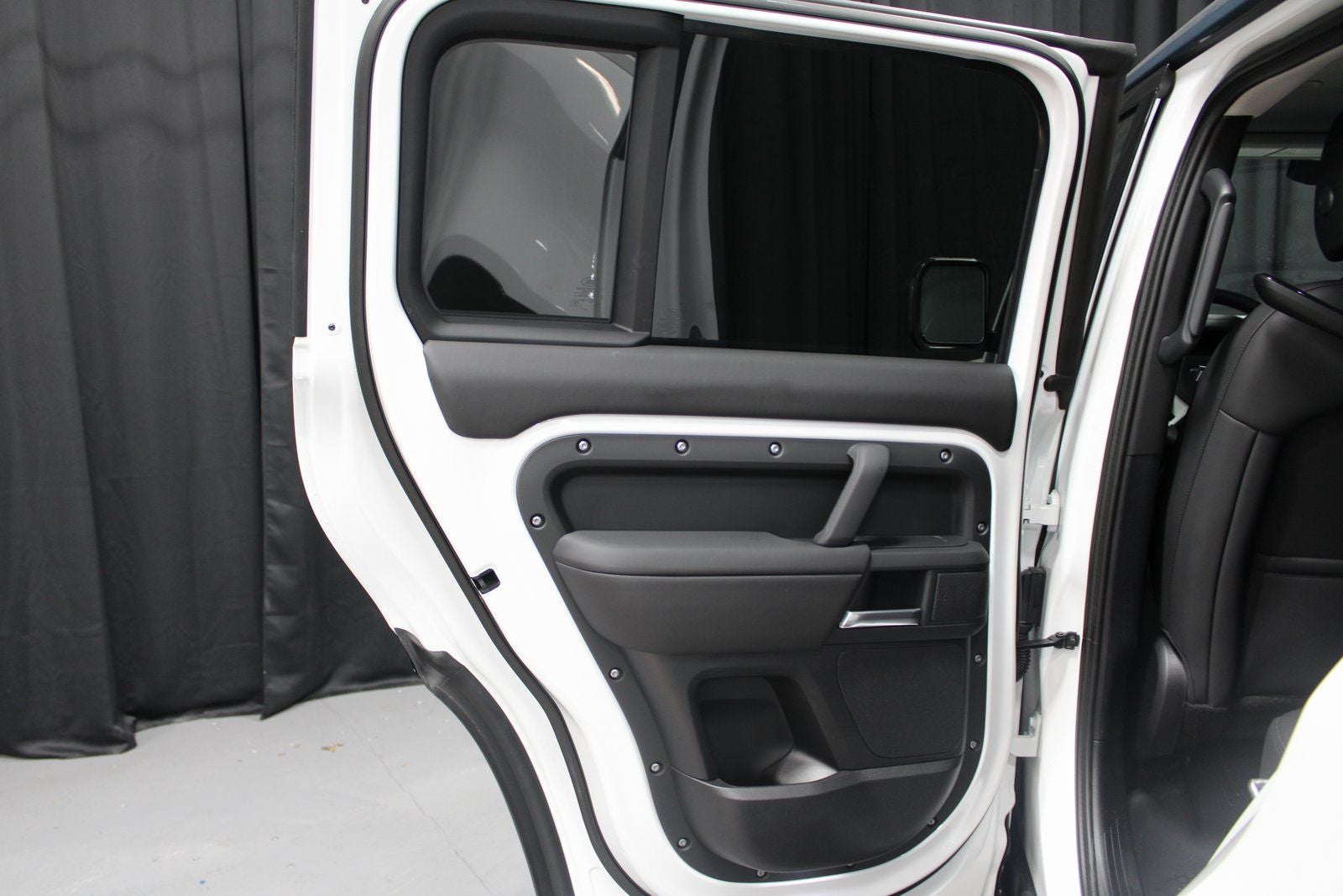 2025 Land Rover Defender 110 S