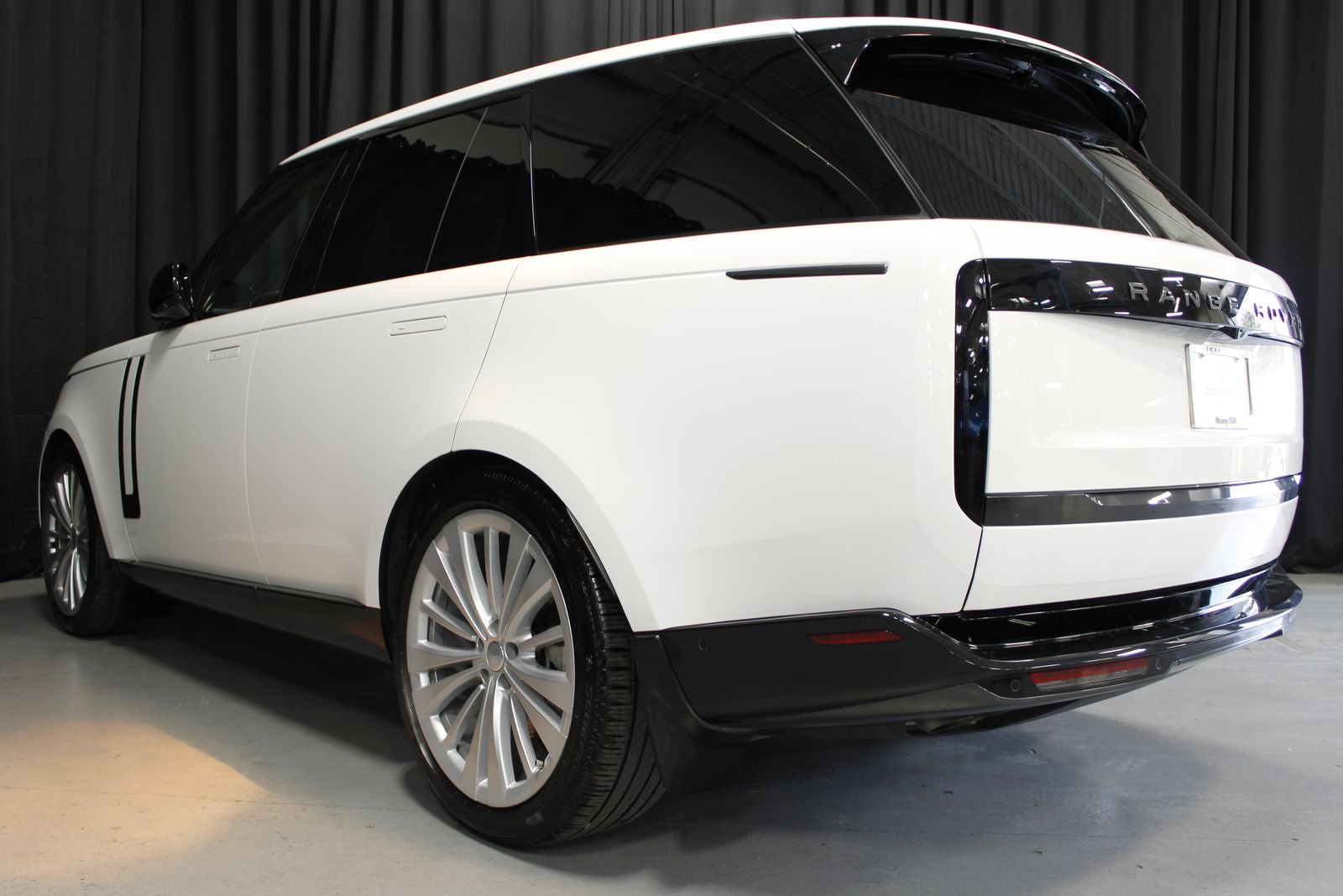2025 Land Rover Range Rover SE