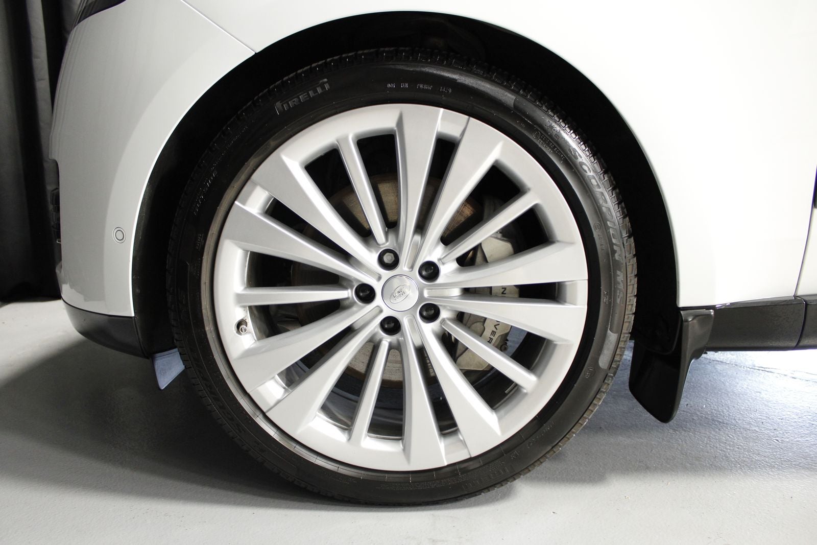 2025 Land Rover Range Rover SE