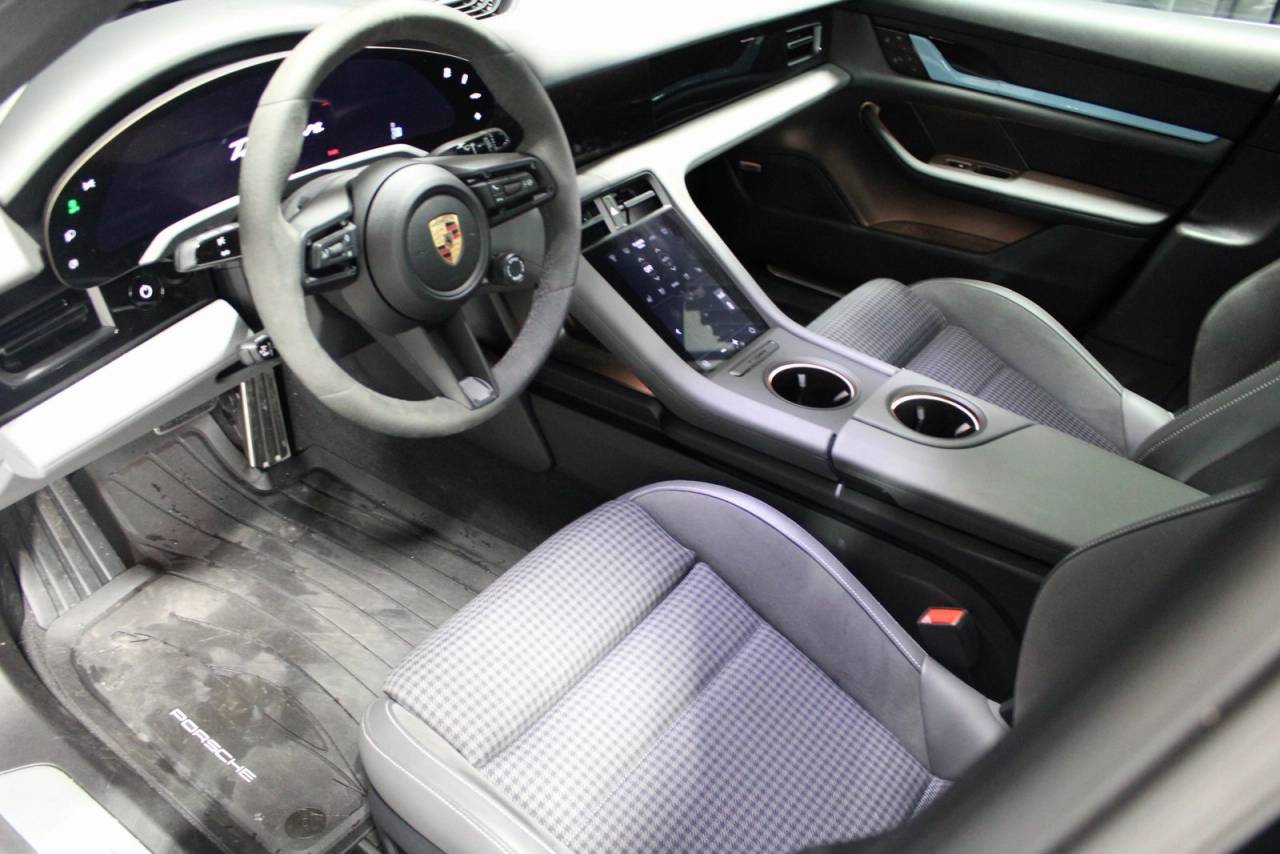 2025 Porsche Taycan Base