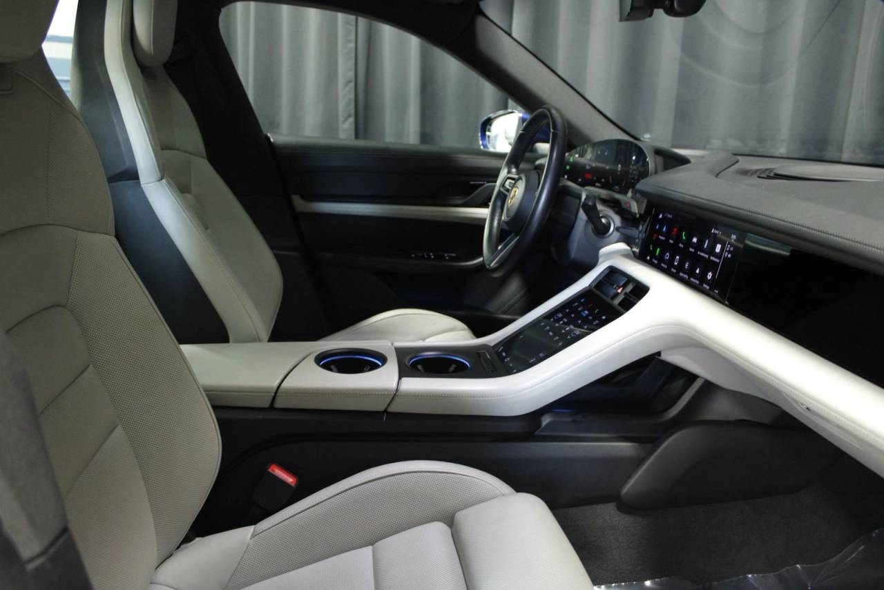 2021 Porsche Taycan Base