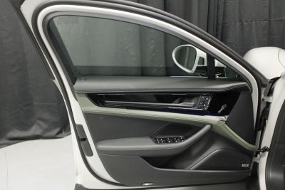 2025 Porsche Panamera 4