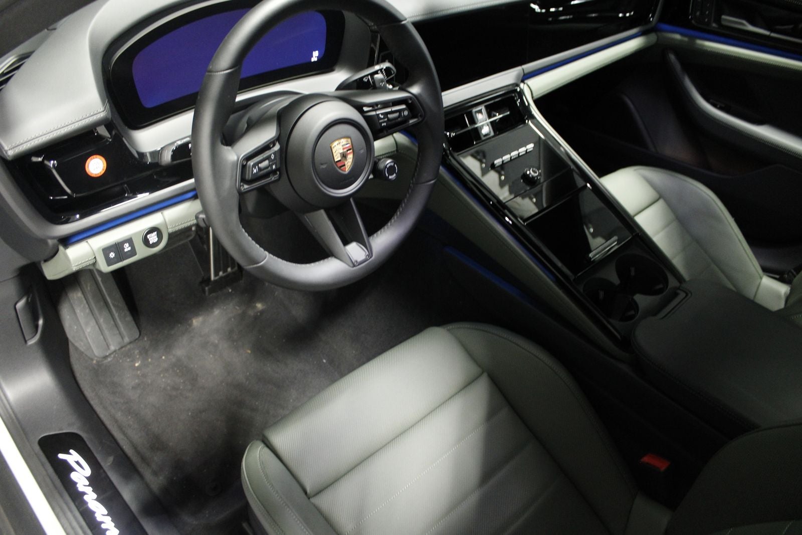 2025 Porsche Panamera 4