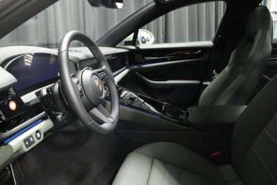 2025 Porsche Panamera 4