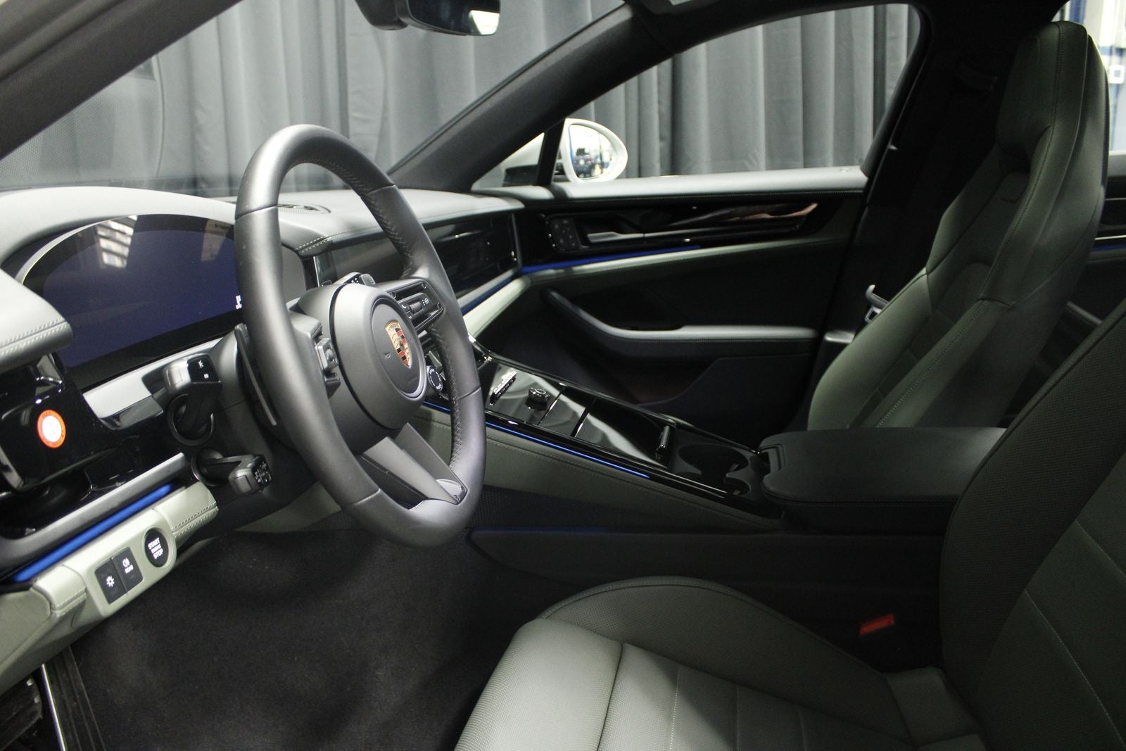 2025 Porsche Panamera 4