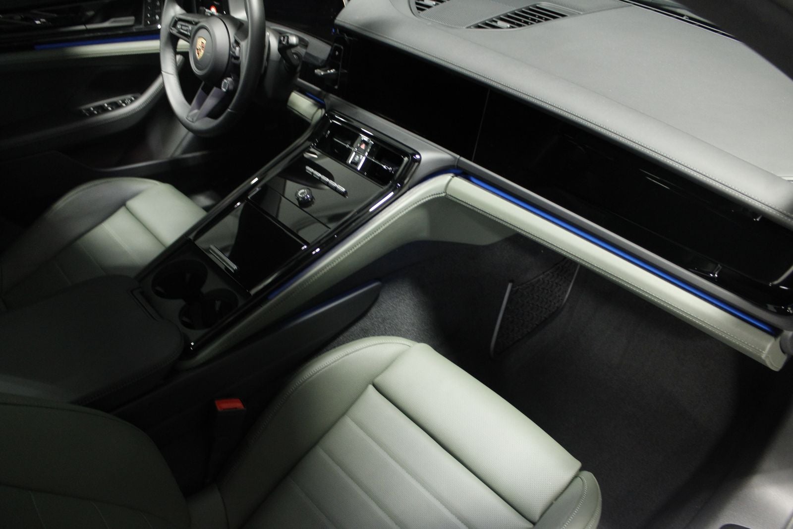 2025 Porsche Panamera 4