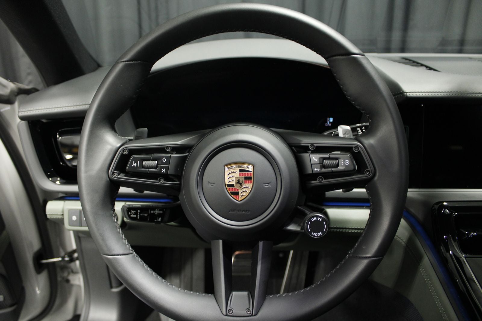 2025 Porsche Panamera 4