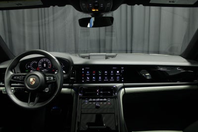 2025 Porsche Panamera 4