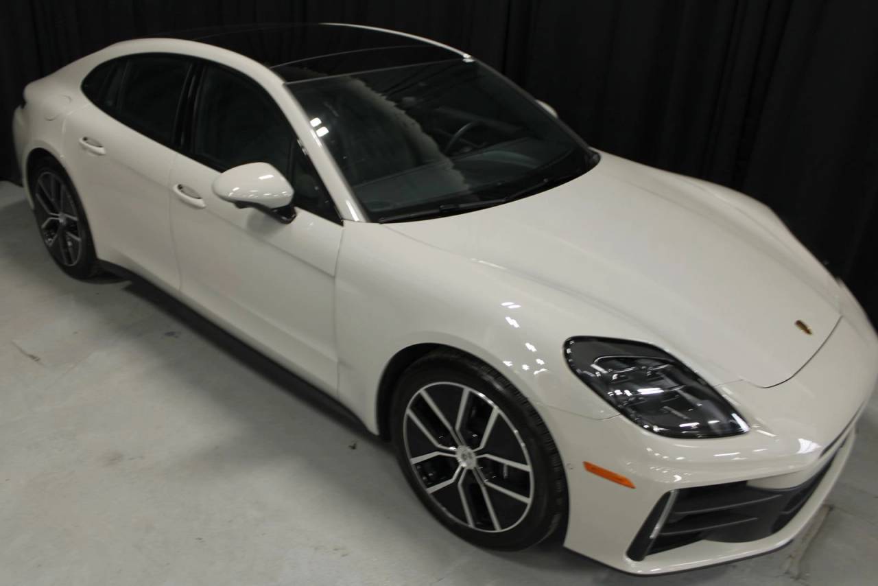 2025 Porsche Panamera 4