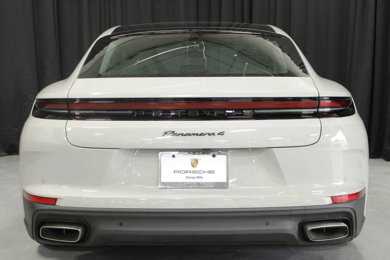 2025 Porsche Panamera 4