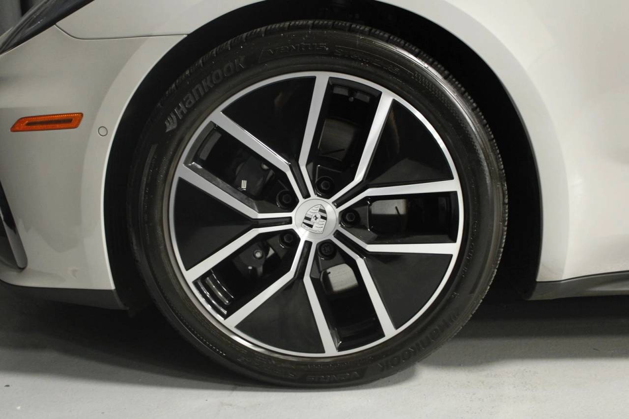 2025 Porsche Panamera 4